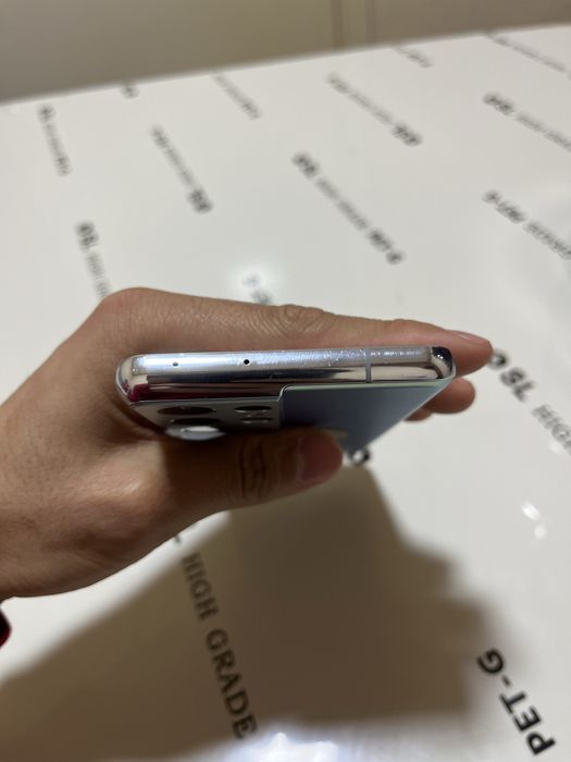 Samsung s 21 ultra 12/256 gb 1ta sim kartali holati yaxwi