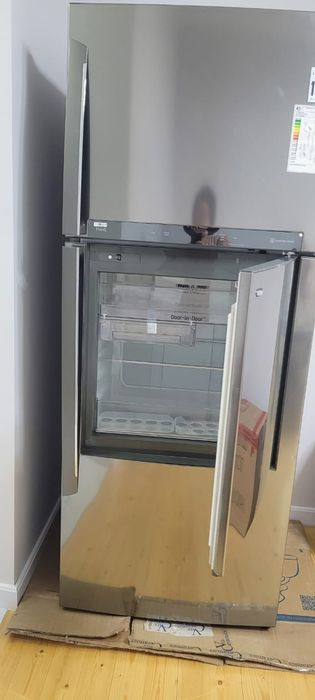 Холодильник LG трёхдверный