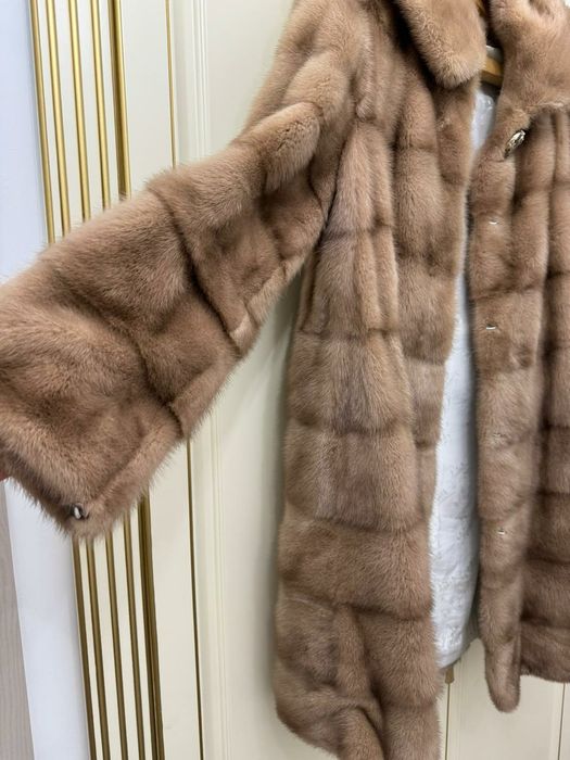 Продам шубу норковую