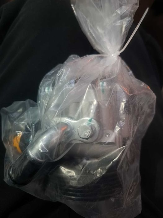 ЧИСТО НОВА Хидравлична помпа за Toyota Avensis T25 2.0 D4D Disel