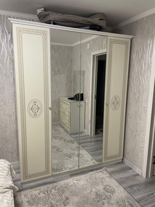 Спальный гарнитур