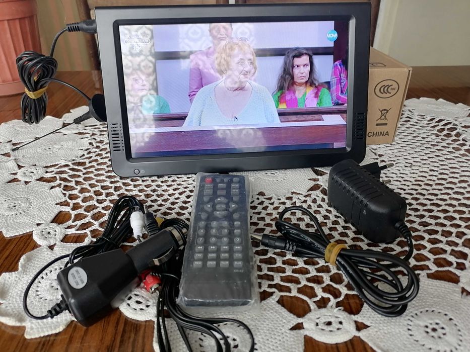 Продавам чисто ново  ТВ NWOX 10.1'' за кола и дома