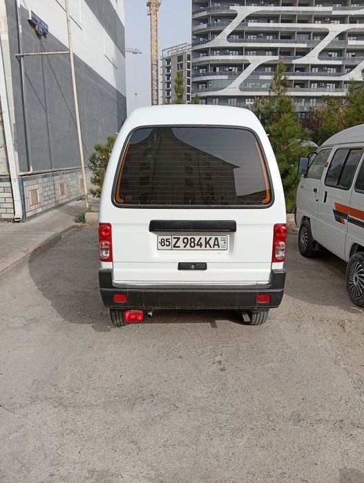 Бензинда, 33000 км юрган, 2023 й, янгидай турибти,келишсак булиб бериш