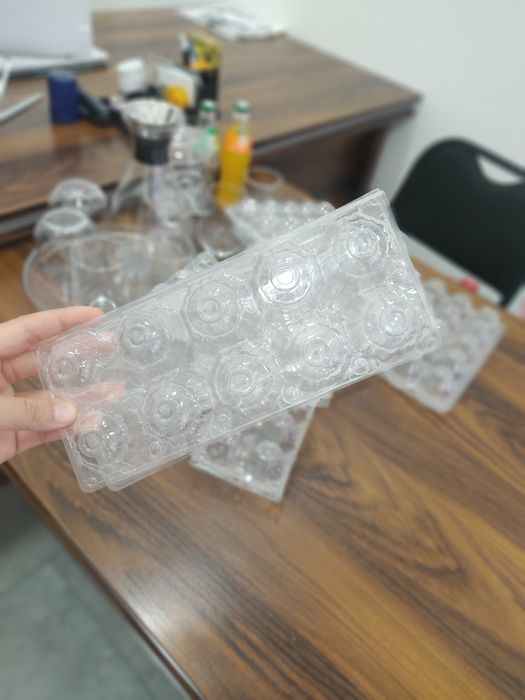 Bir martalik idishlar toplami