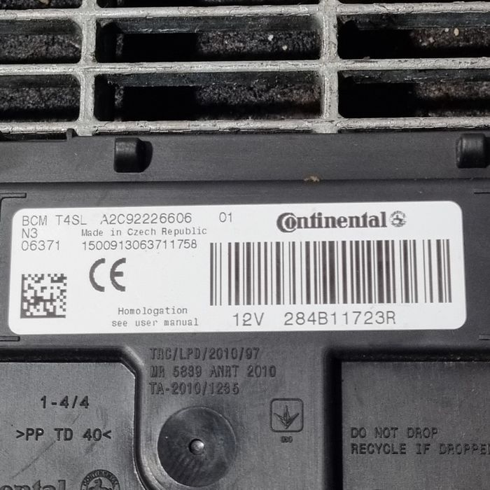Dacia Duster Фейслифт 2013 - 2018 модул (1384) 284b11723