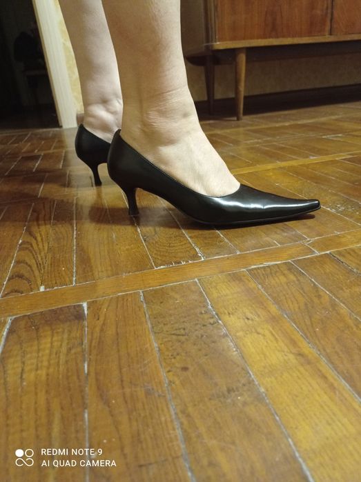 Продам новые женские туфли