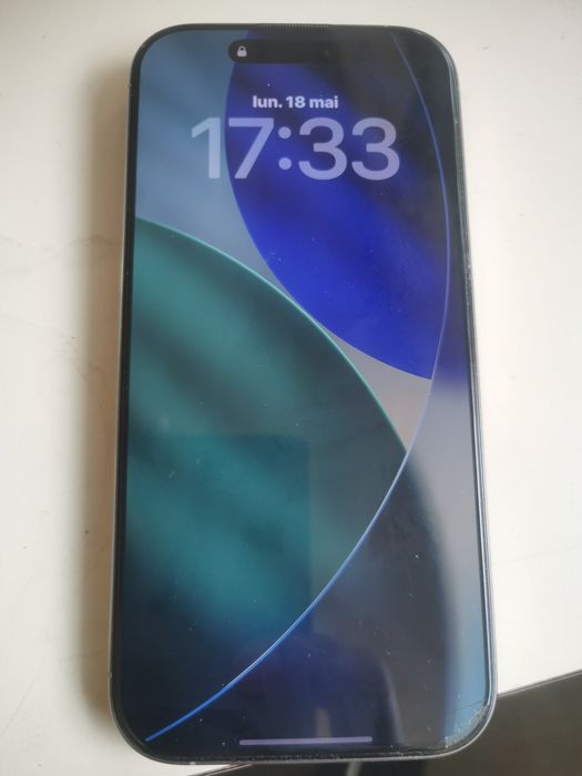 Vând IPHONE 16 pro