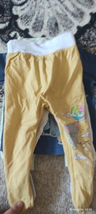 Продам коробку с детскими вещами