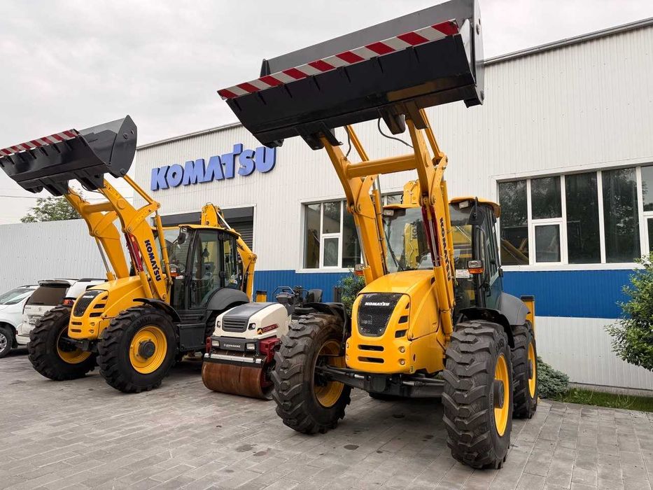 Экскаватор погрузчик "KOMATSU WB93S"