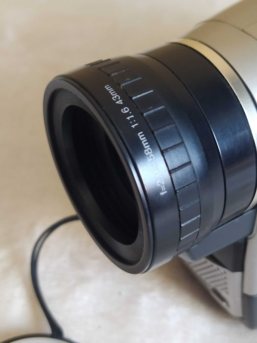 Видеокамера Panasonic VHS-C