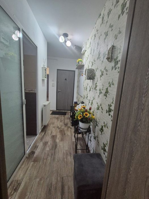 Vand apartament 3 camere