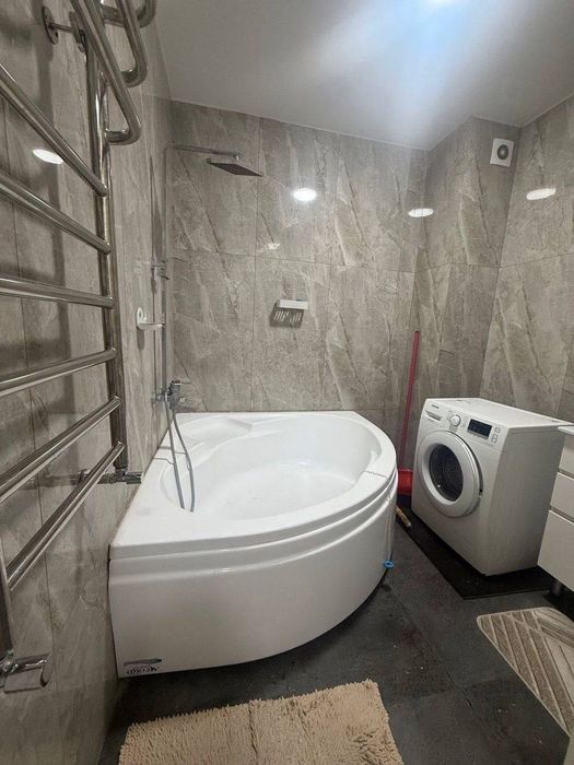 Dream House Продается 2 комнатная квартира ремонт 8-роддом, Глинка