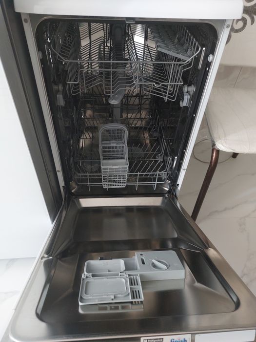 Продам посудомоечную машину