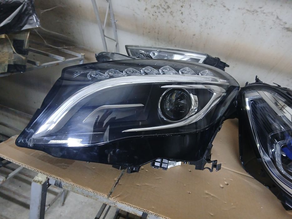 Ляв фар mercedes gla x156
