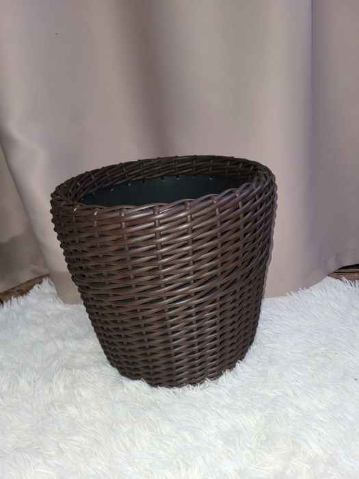 Продам Кашпо ручной работы.