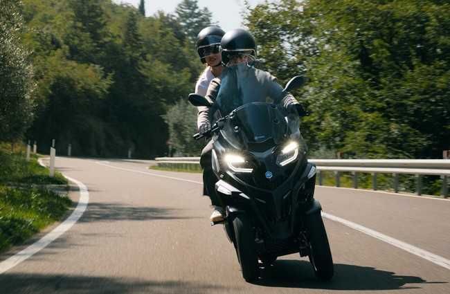 Scuter Piaggio MP3 400 Sport E5+ 2025 | Rate | Leasing