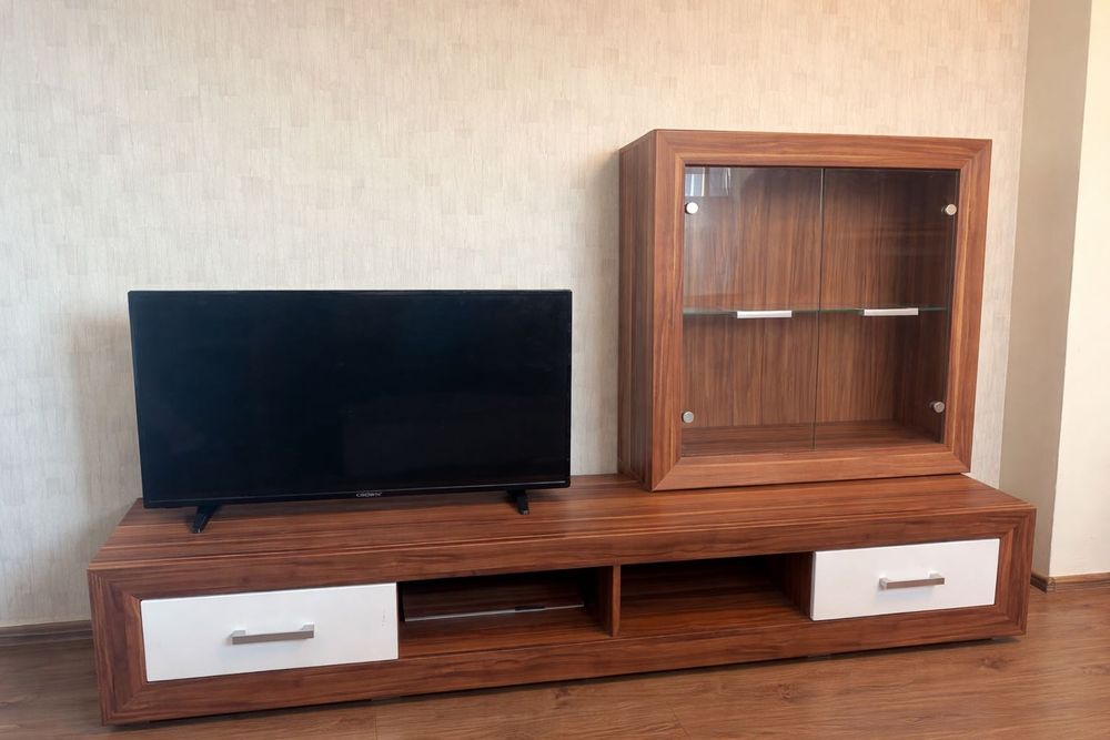 комплект мебели (диван + шкаф + ТВ секция)“