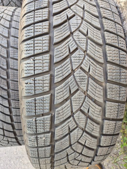 Зимни гуми  Goodyear Ultra 55/225 18
