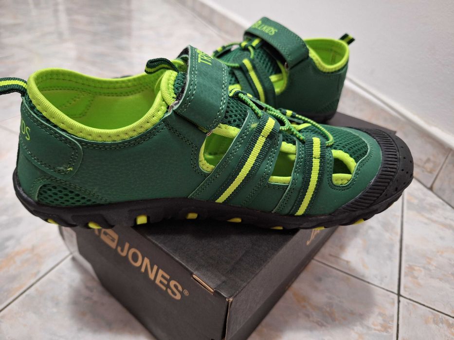 ЧИСТО НОВИ сандали! Trollkids