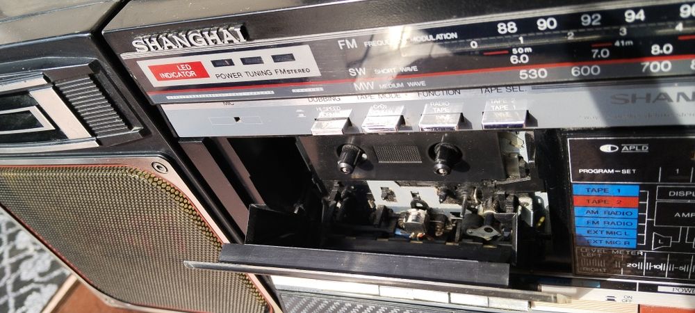 Продается кассетный магнитофон Шанхай клон Шарпа 800