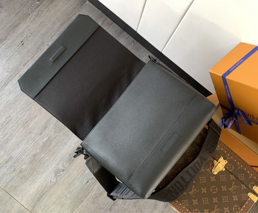 Барсетка LV мужская, телячья кожа.