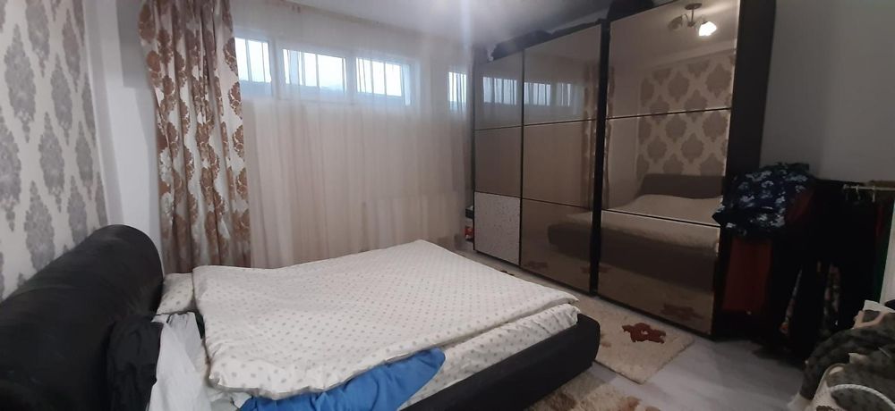 Apartament 3 camere 100mp + curte  150m  cu teras