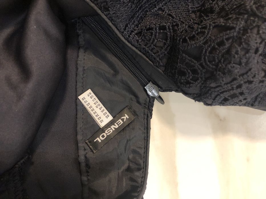 Официална рокля - черна дантела  KENSOL /BG42/ отговаря на размер S