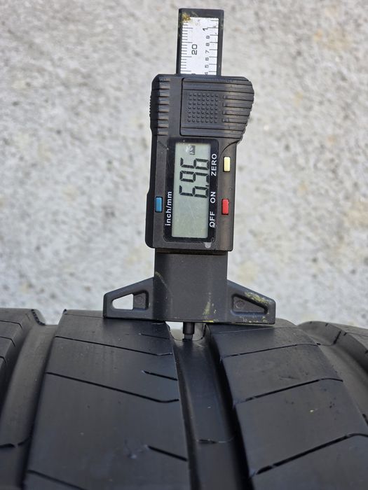 Vând două anvelope de vara pirelli p zero 295 35 23 dot 2724