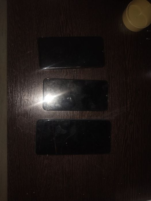 Продам 3 телефона