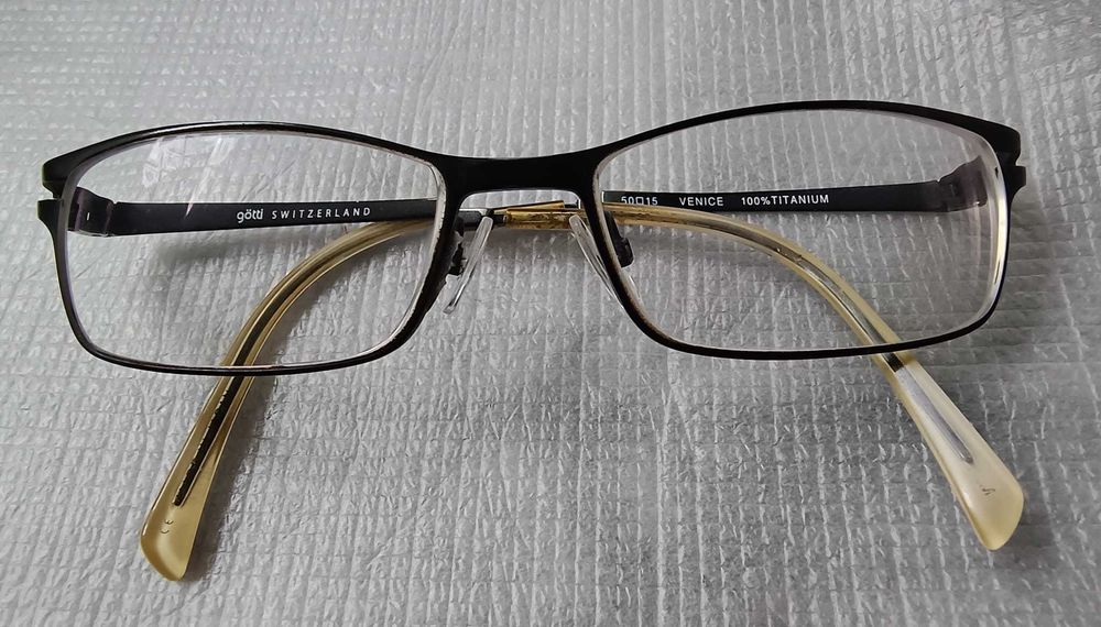 Rame ochelari din Titan