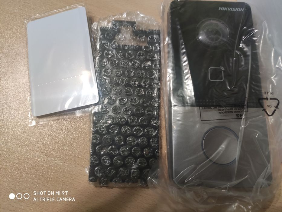 Видео домофон Hikvision