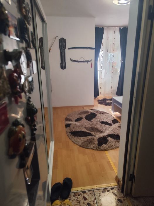 Vând garsoniera pe al crisului