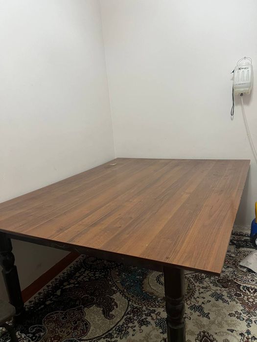 Продаются стол и ткани