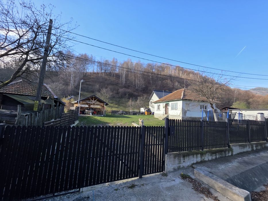 Vând casă cu teren Lupeni, HD.