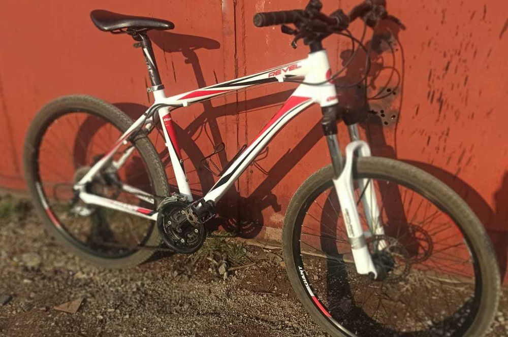 Велосипед GIANT Aluxx 6000