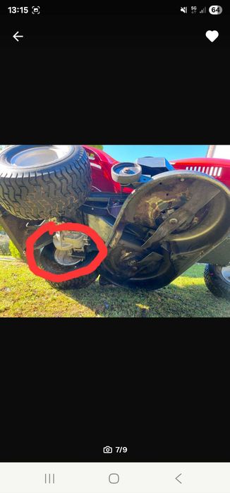 Tractor de tuns iarbă