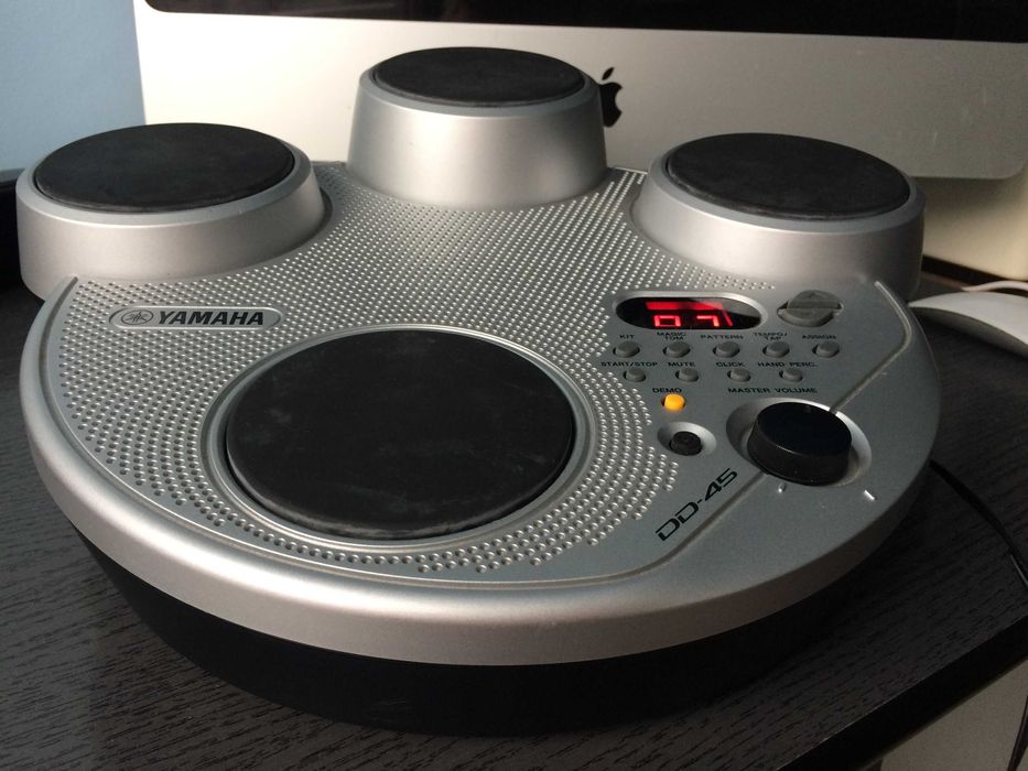 Tobe digitale Yamaha DD-45 pentru incepatori