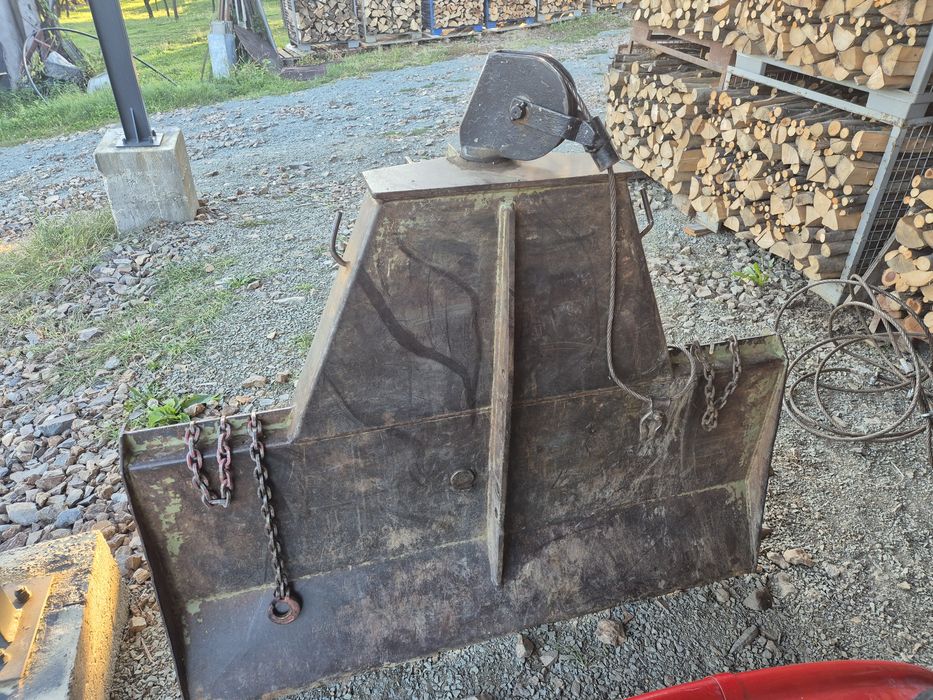 Troliu hidraulic forestier in tiranti la tractor