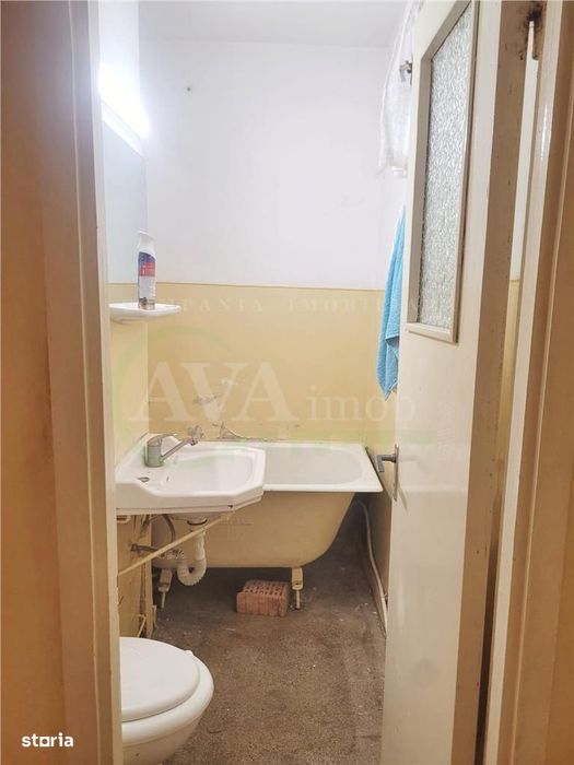 Apartament 2 camere semidecomandat, zona Stadionului