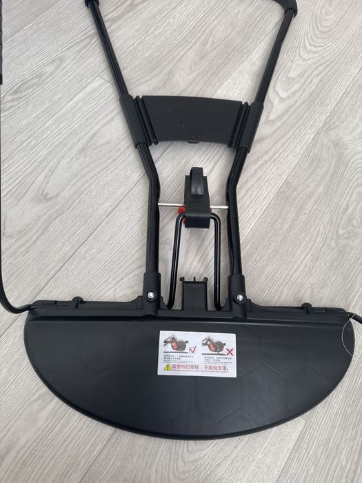 Продам шезлонг новый