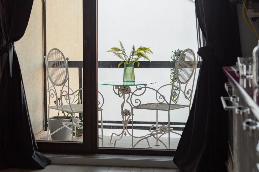 Apartament 2 camere de inchiriat  +loc parcare Tomis plus  -direct propietar