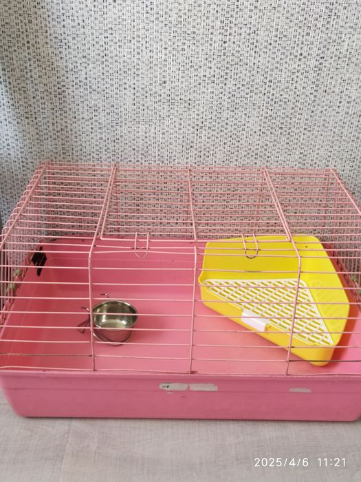 Клетка для домашних животных.