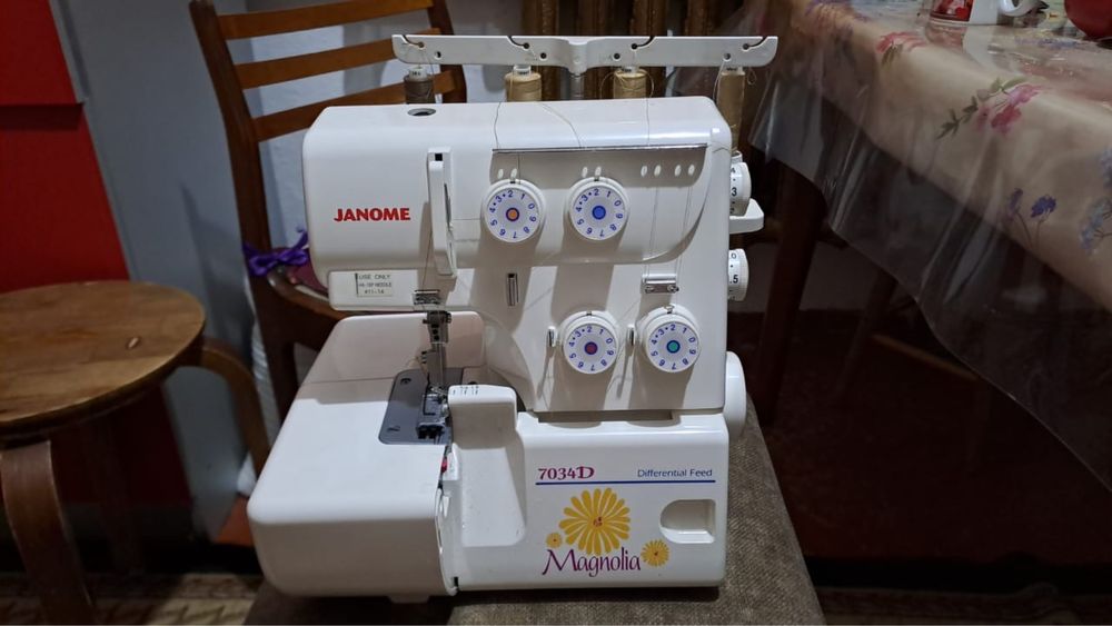 Оберлок швейная машина!!!