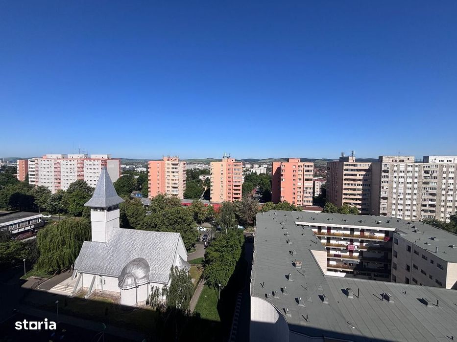 Apartament, luminos si spatios, spre vanzare, in cart. Dambu