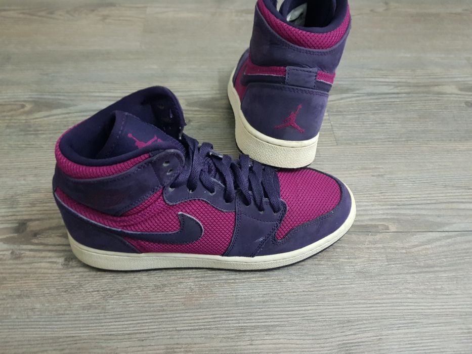 Nike, nr 37,5 , int 23,5 cm pret 170