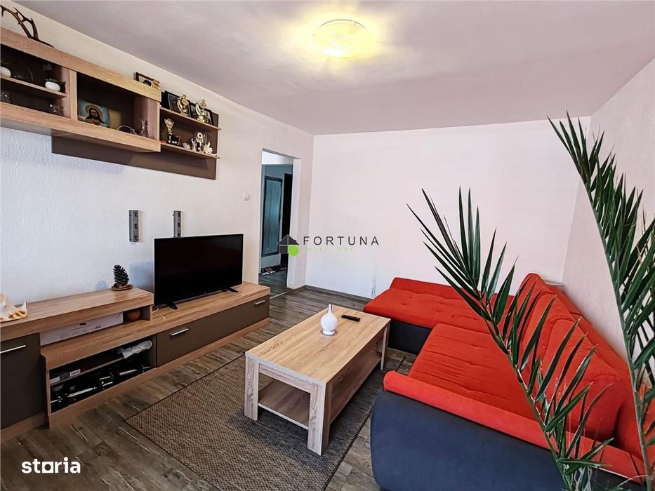 Apartament 3 camere , etaj intermediar - Astra — fotografia 1