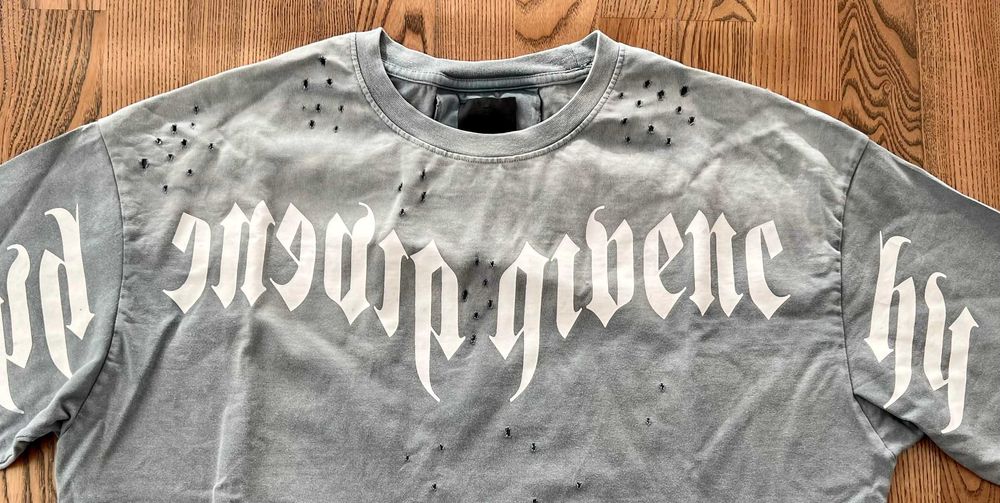 Тениска Givenchy Distressed Logo Синя *ОРИГИНАЛНА* Размер L