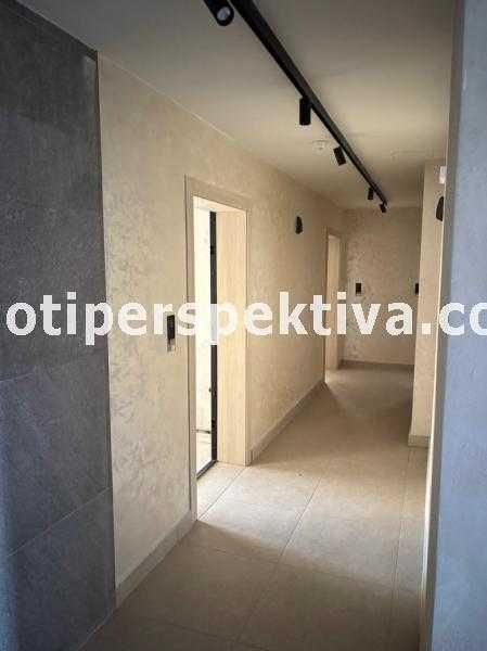 Продава се Тристаен апартамент в Пловдив, Тракия - 100 кв.м за 1499 €/кв.м - Снимка #10