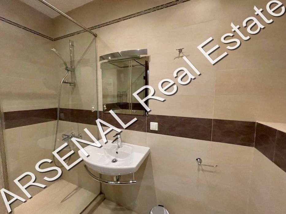 Дава се под наем Тристаен апартамент в София, Изток - 115 кв.м за 1250 € - Снимка #7