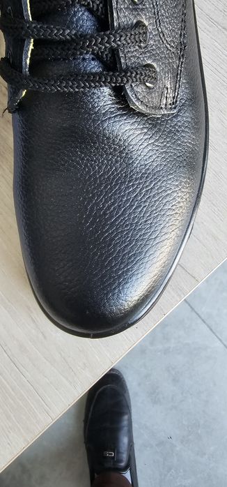 erkaklar va ayollar oyoq kiyimlari tozza teri mahsuloti